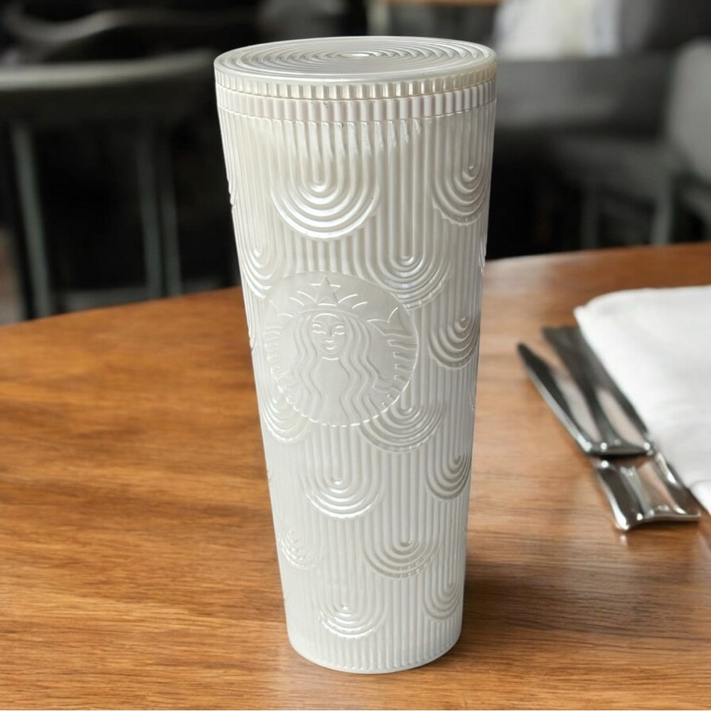 Starbucks 2023 Spring Pearl White Mermaid Venti cold tumbler